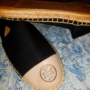 New Tory Burch Color-Block Canvas Espadrilles in perfect black/white,size 10